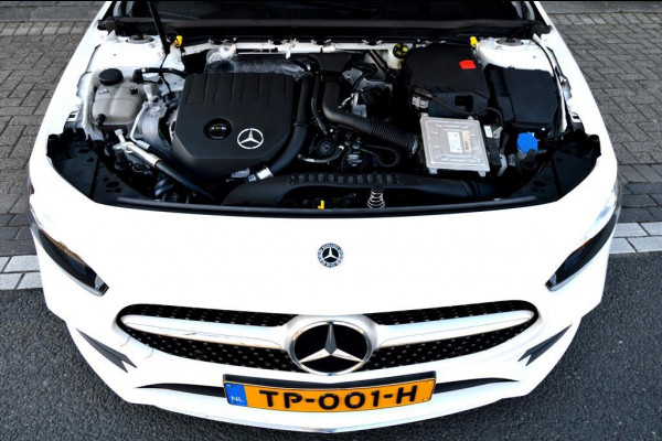 Mercedes-Benz A-Klasse 200 AMG PDC+CAM/LEER/NAVI/AMG18/PANO