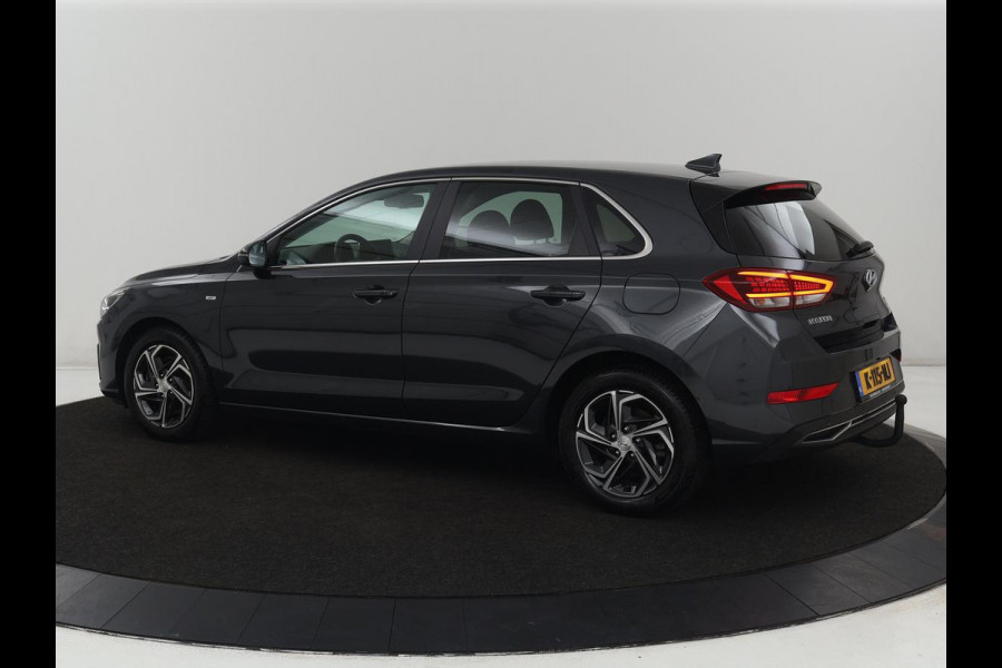 Hyundai i30 1.5 T-GDi MHEV Premium | Stoelventilatie | Leder | Trekhaak | Camera | Carplay | Stoelverwarming | Keyless | Full LED | Navigatie | Cruise control | Dodehoek detectie | Climate control