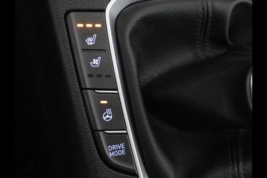Hyundai i30 1.5 T-GDi MHEV Premium | Stoelventilatie | Leder | Trekhaak | Camera | Carplay | Stoelverwarming | Keyless | Full LED | Navigatie | Cruise control | Dodehoek detectie | Climate control
