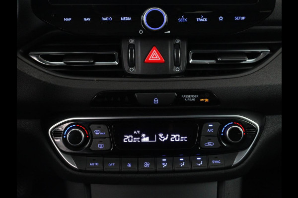 Hyundai i30 1.5 T-GDi MHEV Premium | Stoelventilatie | Leder | Trekhaak | Camera | Carplay | Stoelverwarming | Keyless | Full LED | Navigatie | Cruise control | Dodehoek detectie | Climate control