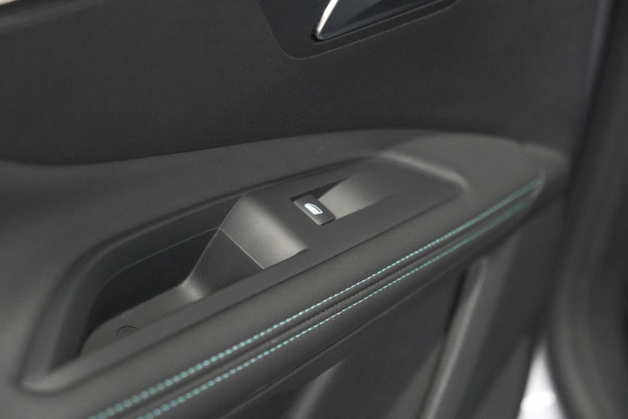 Peugeot 3008 1.6 HYbrid 225 Blue Lease Allure | Camera | Adaptieve Cruise Control | Dodehoekdetectie | Allseason Banden