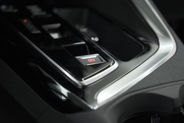 Peugeot 3008 1.6 HYbrid 225 Blue Lease Allure | Camera | Adaptieve Cruise Control | Dodehoekdetectie | Allseason Banden