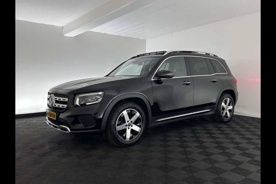 Mercedes-Benz Glb 200 Business Solution Luxury (INCL-BTW) *PANO | LEATHER | FULL-LED | AMBIENTLIGHT | HEATED-SPORTSEATS | WIDESCREEN-DIGICOCKPIT | DAB+ | NAVI-FULLMAP | CAMERA | PRIVACYGLASS | LANE-ASSIST | DYNAMIC-SELECT | 18'