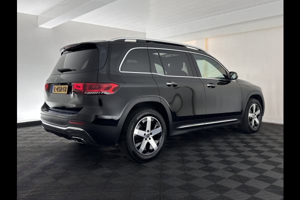 Mercedes-Benz Glb 200 Business Solution Luxury (INCL-BTW) *PANO | LEATHER | FULL-LED | AMBIENTLIGHT | HEATED-SPORTSEATS | WIDESCREEN-DIGICOCKPIT | DAB+ | NAVI-FULLMAP | CAMERA | PRIVACYGLASS | LANE-ASSIST | DYNAMIC-SELECT | 18'
