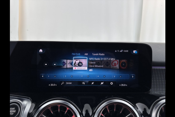 Mercedes-Benz Glb 200 Business Solution Luxury (INCL-BTW) *PANO | LEATHER | FULL-LED | AMBIENTLIGHT | HEATED-SPORTSEATS | WIDESCREEN-DIGICOCKPIT | DAB+ | NAVI-FULLMAP | CAMERA | PRIVACYGLASS | LANE-ASSIST | DYNAMIC-SELECT | 18'