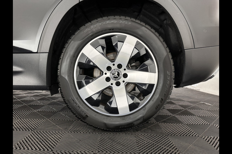 Mercedes-Benz Glb 200 Business Solution Luxury (INCL-BTW) *PANO | LEATHER | FULL-LED | AMBIENTLIGHT | HEATED-SPORTSEATS | WIDESCREEN-DIGICOCKPIT | DAB+ | NAVI-FULLMAP | CAMERA | PRIVACYGLASS | LANE-ASSIST | DYNAMIC-SELECT | 18'