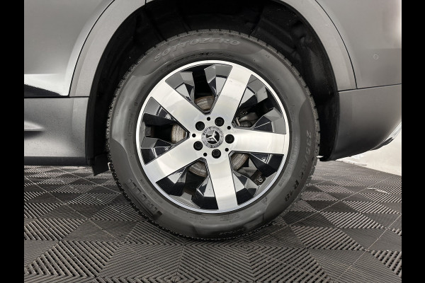 Mercedes-Benz Glb 200 Business Solution Luxury (INCL-BTW) *PANO | LEATHER | FULL-LED | AMBIENTLIGHT | HEATED-SPORTSEATS | WIDESCREEN-DIGICOCKPIT | DAB+ | NAVI-FULLMAP | CAMERA | PRIVACYGLASS | LANE-ASSIST | DYNAMIC-SELECT | 18'