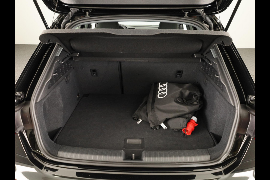 Audi A3 Sportback 40 TFSI e Advanced edition 204 pk S-tronic | Verlengde garantie | Navigatie | Parkeersensoren (Park assist) | Achteruitrijcamera | Adaptieve cruise control | Stoelverwarming |