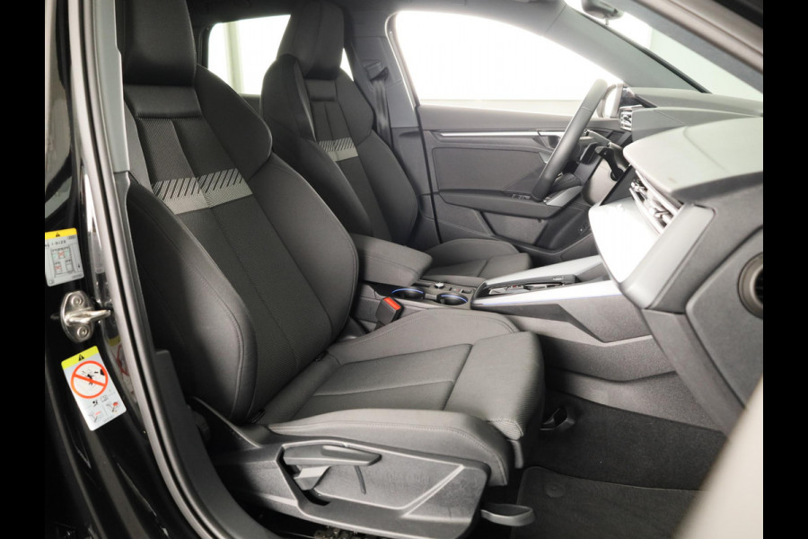 Audi A3 Sportback 40 TFSI e Advanced edition 204 pk S-tronic | Verlengde garantie | Navigatie | Parkeersensoren (Park assist) | Achteruitrijcamera | Adaptieve cruise control | Stoelverwarming |
