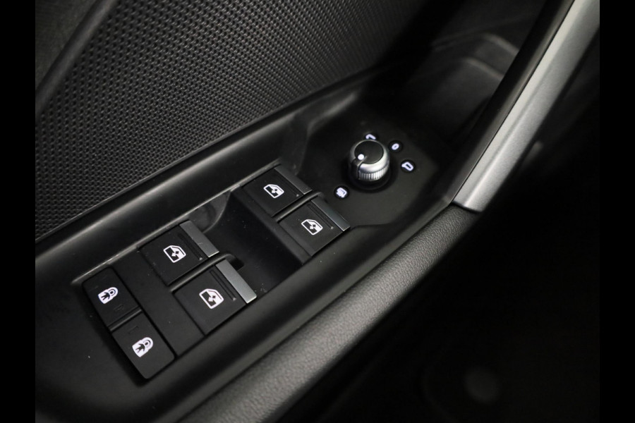 Audi A3 Sportback 40 TFSI e Advanced edition 204 pk S-tronic | Verlengde garantie | Navigatie | Parkeersensoren (Park assist) | Achteruitrijcamera | Adaptieve cruise control | Stoelverwarming |