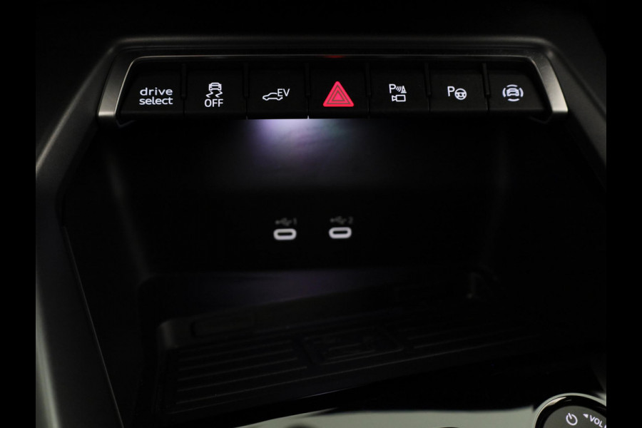 Audi A3 Sportback 40 TFSI e Advanced edition 204 pk S-tronic | Verlengde garantie | Navigatie | Parkeersensoren (Park assist) | Achteruitrijcamera | Adaptieve cruise control | Stoelverwarming |