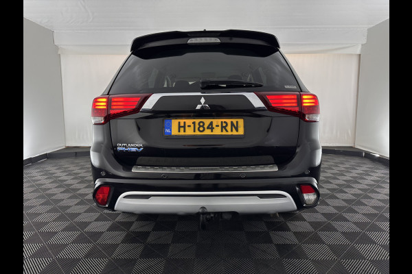 Mitsubishi Outlander 2.4 PHEV Intense (Plug-in) (INCL-BTW) *LEATHER-MICROFIBRE | FULL-LED | KEYLESS | BLINDSPOT | CAMERA | HEATED-COMFORTSEATS | ECC | SHIFTPADDLES | PDC | CRUISE | PRIVACY-GLASS | DAB | TOWBAR | CARPLAY | 18''ALU*
