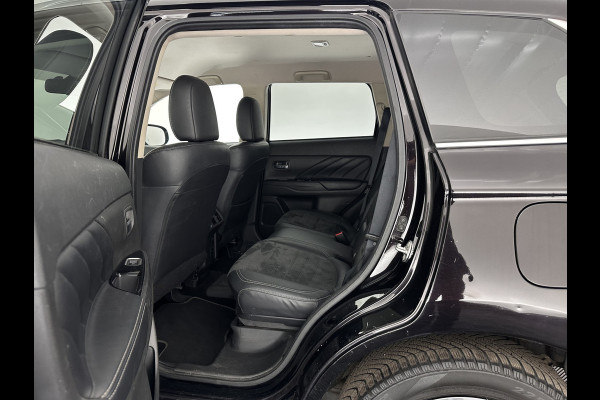 Mitsubishi Outlander 2.4 PHEV Intense (Plug-in) (INCL-BTW) *LEATHER-MICROFIBRE | FULL-LED | KEYLESS | BLINDSPOT | CAMERA | HEATED-COMFORTSEATS | ECC | SHIFTPADDLES | PDC | CRUISE | PRIVACY-GLASS | DAB | TOWBAR | CARPLAY | 18''ALU*