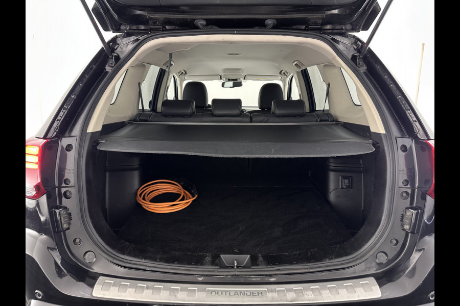 Mitsubishi Outlander 2.4 PHEV Intense (Plug-in) (INCL-BTW) *LEATHER-MICROFIBRE | FULL-LED | KEYLESS | BLINDSPOT | CAMERA | HEATED-COMFORTSEATS | ECC | SHIFTPADDLES | PDC | CRUISE | PRIVACY-GLASS | DAB | TOWBAR | CARPLAY | 18''ALU*