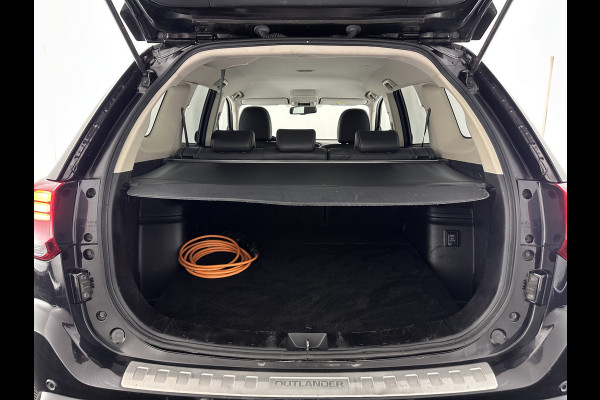 Mitsubishi Outlander 2.4 PHEV Intense (Plug-in) (INCL-BTW) *LEATHER-MICROFIBRE | FULL-LED | KEYLESS | BLINDSPOT | CAMERA | HEATED-COMFORTSEATS | ECC | SHIFTPADDLES | PDC | CRUISE | PRIVACY-GLASS | DAB | TOWBAR | CARPLAY | 18''ALU*