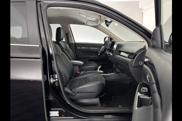 Mitsubishi Outlander 2.4 PHEV Intense (Plug-in) (INCL-BTW) *LEATHER-MICROFIBRE | FULL-LED | KEYLESS | BLINDSPOT | CAMERA | HEATED-COMFORTSEATS | ECC | SHIFTPADDLES | PDC | CRUISE | PRIVACY-GLASS | DAB | TOWBAR | CARPLAY | 18''ALU*