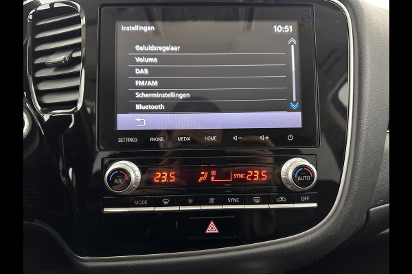 Mitsubishi Outlander 2.4 PHEV Intense (Plug-in) (INCL-BTW) *LEATHER-MICROFIBRE | FULL-LED | KEYLESS | BLINDSPOT | CAMERA | HEATED-COMFORTSEATS | ECC | SHIFTPADDLES | PDC | CRUISE | PRIVACY-GLASS | DAB | TOWBAR | CARPLAY | 18''ALU*