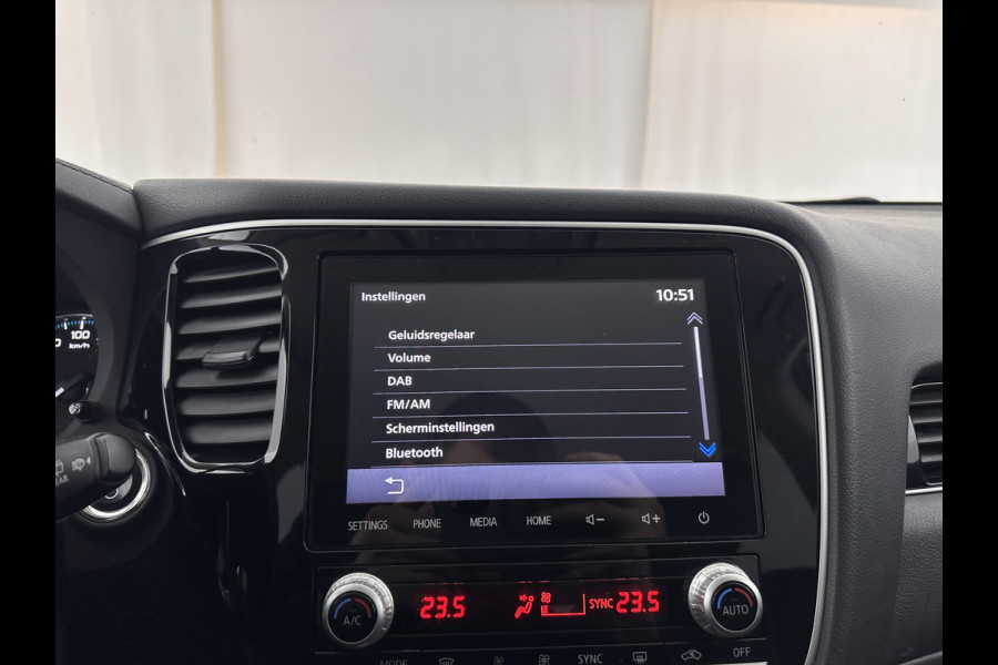 Mitsubishi Outlander 2.4 PHEV Intense (Plug-in) (INCL-BTW) *LEATHER-MICROFIBRE | FULL-LED | KEYLESS | BLINDSPOT | CAMERA | HEATED-COMFORTSEATS | ECC | SHIFTPADDLES | PDC | CRUISE | PRIVACY-GLASS | DAB | TOWBAR | CARPLAY | 18''ALU*