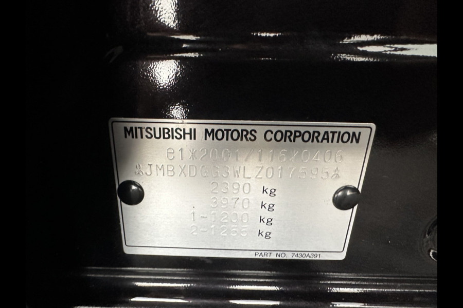 Mitsubishi Outlander 2.4 PHEV Intense (Plug-in) (INCL-BTW) *LEATHER-MICROFIBRE | FULL-LED | KEYLESS | BLINDSPOT | CAMERA | HEATED-COMFORTSEATS | ECC | SHIFTPADDLES | PDC | CRUISE | PRIVACY-GLASS | DAB | TOWBAR | CARPLAY | 18''ALU*