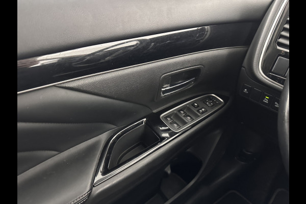 Mitsubishi Outlander 2.4 PHEV Intense (Plug-in) (INCL-BTW) *LEATHER-MICROFIBRE | FULL-LED | KEYLESS | BLINDSPOT | CAMERA | HEATED-COMFORTSEATS | ECC | SHIFTPADDLES | PDC | CRUISE | PRIVACY-GLASS | DAB | TOWBAR | CARPLAY | 18''ALU*