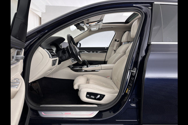 BMW 7 Serie 745Le (Plug-in) (INCL-BTW) *PANO | EXCLUSIV-NAPPA-LEATHER | LASER-LED | HEAD-UP | BLIND-SPOT | MEMORY-PACK | DIGI-COCKPIT | KEYLESS | DAB+ | CAMERA | COMFORT-SEATS | AMBIENT-LIGHT | DAB | CARPLAY | 18''ALU*
