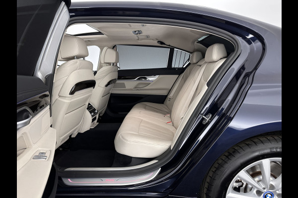 BMW 7 Serie 745Le (Plug-in) (INCL-BTW) *PANO | EXCLUSIV-NAPPA-LEATHER | LASER-LED | HEAD-UP | BLIND-SPOT | MEMORY-PACK | DIGI-COCKPIT | KEYLESS | DAB+ | CAMERA | COMFORT-SEATS | AMBIENT-LIGHT | DAB | CARPLAY | 18''ALU*