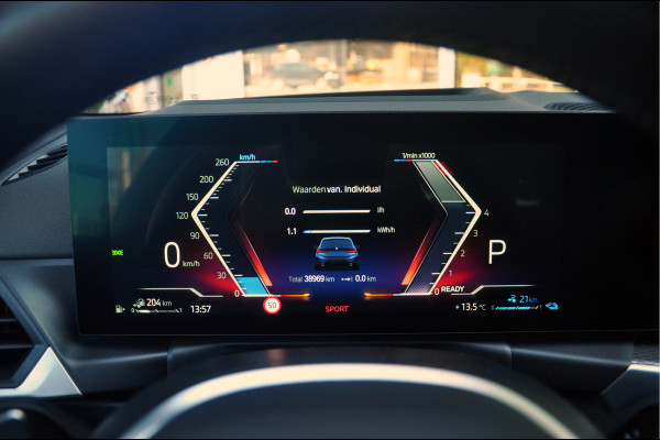 BMW 3 Serie Touring 330e M-Sport | HUD | Trekhaak | Garantie t/m 15-01-2029!