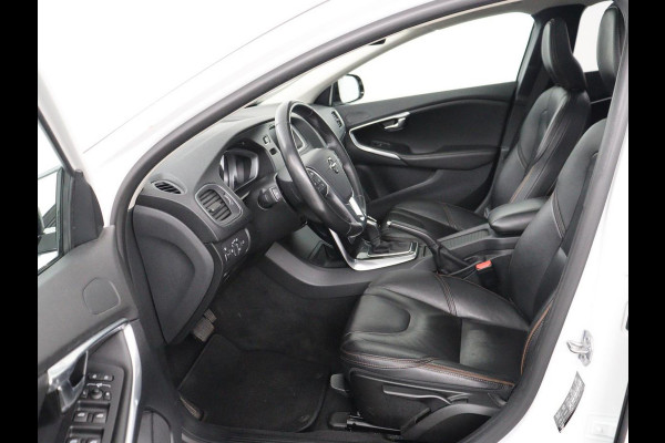 Volvo V40 Cross Country 1.5 T3 Polar+ Luxury | Panoramadak | Leder | Trekhaak | Harman/Kardon | Stoelverwarming | Camera | Keyless | Full LED | Park Assist | Climate control | Cruise control