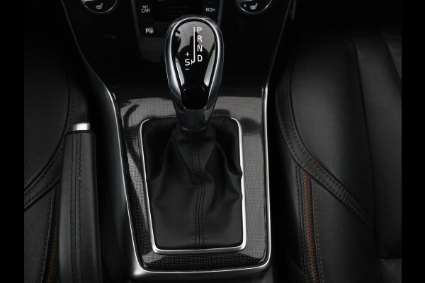 Volvo V40 Cross Country 1.5 T3 Polar+ Luxury | Panoramadak | Leder | Trekhaak | Harman/Kardon | Stoelverwarming | Camera | Keyless | Full LED | Park Assist | Climate control | Cruise control