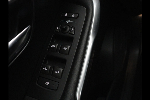 Volvo V40 Cross Country 1.5 T3 Polar+ Luxury | Panoramadak | Leder | Trekhaak | Harman/Kardon | Stoelverwarming | Camera | Keyless | Full LED | Park Assist | Climate control | Cruise control