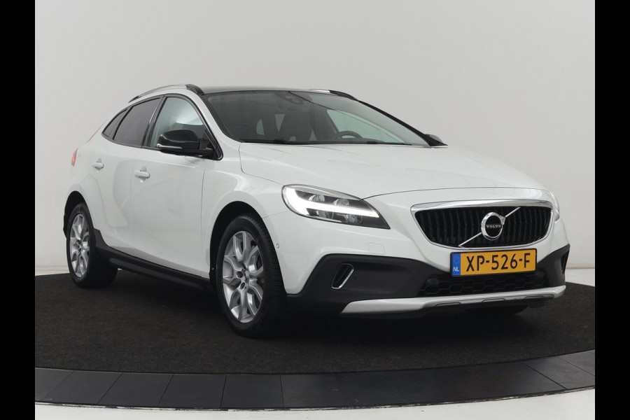 Volvo V40 Cross Country 1.5 T3 Polar+ Luxury | Panoramadak | Leder | Trekhaak | Harman/Kardon | Stoelverwarming | Camera | Keyless | Full LED | Park Assist | Climate control | Cruise control