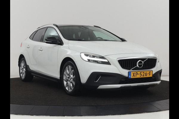 Volvo V40 Cross Country 1.5 T3 Polar+ Luxury | Panoramadak | Leder | Trekhaak | Harman/Kardon | Stoelverwarming | Camera | Keyless | Full LED | Park Assist | Climate control | Cruise control