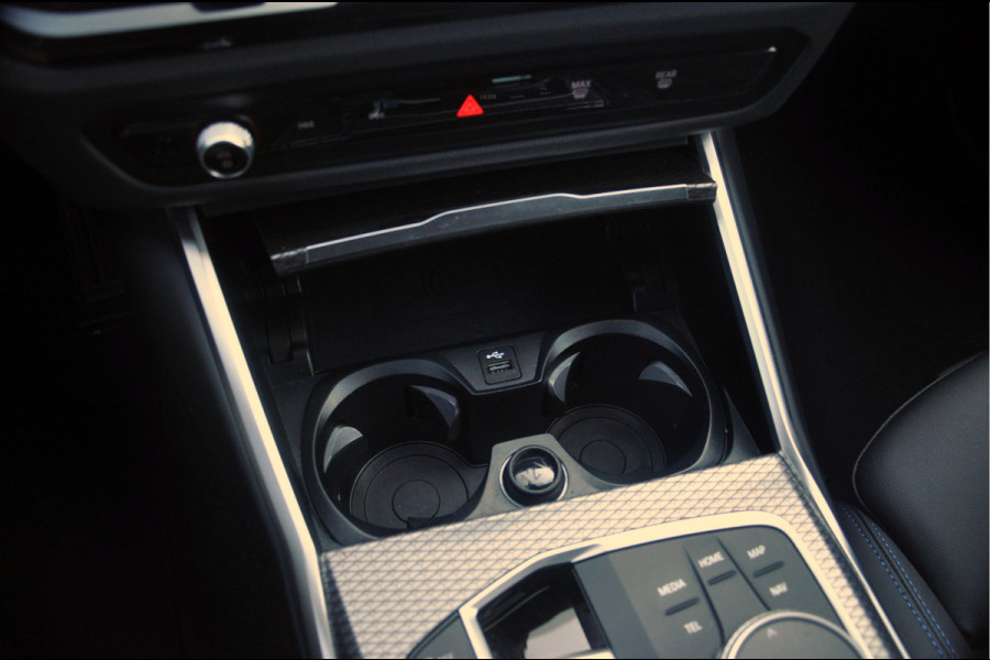 BMW 3 Serie Touring 330e M-Sport | HUD | Trekhaak | Garantie t/m 15-01-2029!