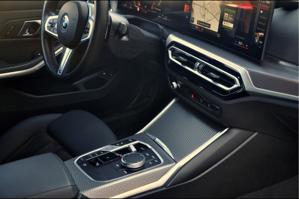 BMW 3 Serie Touring 330e M-Sport | HUD | Trekhaak | Garantie t/m 15-01-2029!