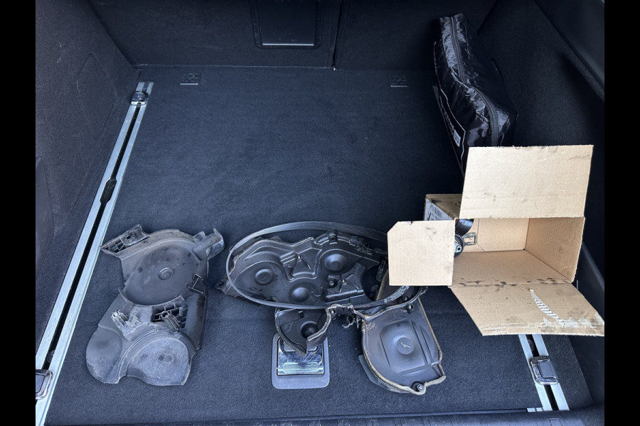 Peugeot 308 SW 1.6 BlueHDI Blue Lease Premium *BROKEN TIMING BELT* Aut. *PANO | LEATHER | FULL-LED | SPORT-SEATS | CAMERA | KEYLESS | NAVI-FULLMAP | ECC | PDC | CRUISE | 18''ALU | TOWBAR*