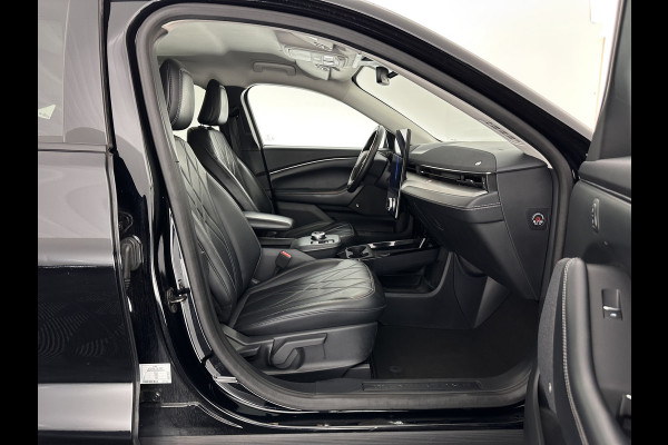 Ford Mustang Mach-E RWD 75 kWh [ 3-Fase ] {SOH-84%} (INCL.BTW) *LEATHER | FULL-LED | DAB | DIGI-COCKPIT | KEYLESS | NAVI-FULLMAP | CARPLAY | HEATED-COMFORTSEATS | TOPVIEW | ADAPTIVE-CRUISE | PRIVACY-GLASS | 18'' ALU*