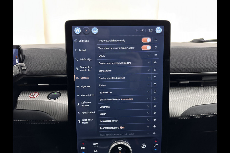 Ford Mustang Mach-E RWD 75 kWh [ 3-Fase ] {SOH-84%} (INCL.BTW) *LEATHER | FULL-LED | DAB | DIGI-COCKPIT | KEYLESS | NAVI-FULLMAP | CARPLAY | HEATED-COMFORTSEATS | TOPVIEW | ADAPTIVE-CRUISE | PRIVACY-GLASS | 18'' ALU*