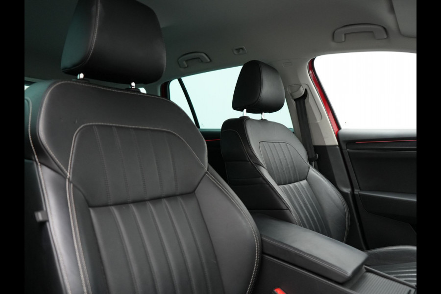 Škoda Superb Combi 1.4 TSI iV Business Edition PHEV 218pk Dealer O.H. | Trekhaak Af Fabriek | Adaptive Cruise | 360 Camera | Canton Audio | Lederen Sportstoelen Massage & Ventilatie & Memory | Sfeerverlichting | Stoelen & Stuur Verwarmd | Keyless | Plug In Hybrid