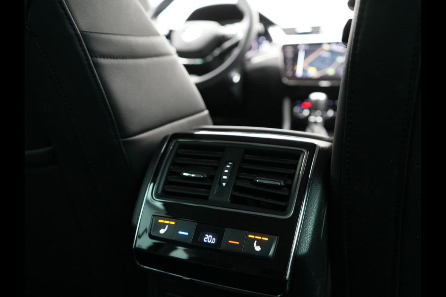 Škoda Superb Combi 1.4 TSI iV Business Edition PHEV 218pk Dealer O.H. | Trekhaak Af Fabriek | Adaptive Cruise | 360 Camera | Canton Audio | Lederen Sportstoelen Massage & Ventilatie & Memory | Sfeerverlichting | Stoelen & Stuur Verwarmd | Keyless | Plug In Hybrid