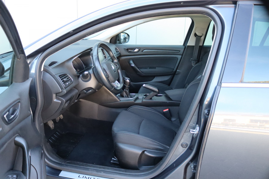 Renault Mégane Estate 1.3 TCe 116PK Limited Trekhaak/Navigatie/Parkeerhulp/Cruise-control