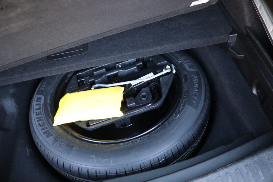 Renault Mégane Estate 1.3 TCe 116PK Limited Trekhaak/Navigatie/Parkeerhulp/Cruise-control