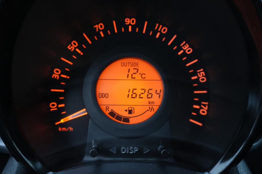 Toyota Aygo 1.0 VVT-i x-fun 5-Deurs, Airco, Bluetooth, Elektrische Ramen, Xenon, Radio, USB