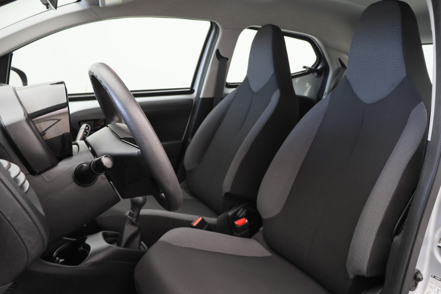 Toyota Aygo 1.0 VVT-i x-fun 5-Deurs, Airco, Bluetooth, Elektrische Ramen, Xenon, Radio, USB