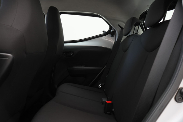 Toyota Aygo 1.0 VVT-i x-fun 5-Deurs, Airco, Bluetooth, Elektrische Ramen, Xenon, Radio, USB