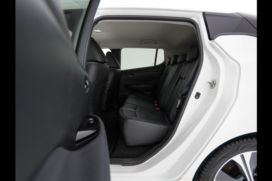 Nissan Leaf Tekna 40 kWh *LUXURY-LEATHER | FULL-LED | KEYLESS | NAVI-FULLMAP | BLIND-SPOT | BOSE-SOUND | DAB+ | HEATED-COMFORTSEATS | DIGI-COCKPIT | PRIVACY-GLASS | TOPVIEW-CAMERA | 17"ALU*