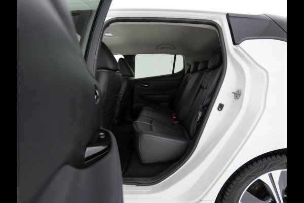 Nissan Leaf Tekna 40 kWh *LUXURY-LEATHER | FULL-LED | KEYLESS | NAVI-FULLMAP | BLIND-SPOT | BOSE-SOUND | DAB+ | HEATED-COMFORTSEATS | DIGI-COCKPIT | PRIVACY-GLASS | TOPVIEW-CAMERA | 17"ALU*