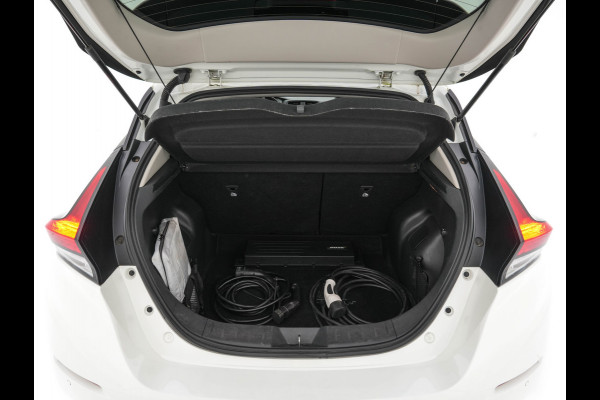 Nissan Leaf Tekna 40 kWh *LUXURY-LEATHER | FULL-LED | KEYLESS | NAVI-FULLMAP | BLIND-SPOT | BOSE-SOUND | DAB+ | HEATED-COMFORTSEATS | DIGI-COCKPIT | PRIVACY-GLASS | TOPVIEW-CAMERA | 17"ALU*