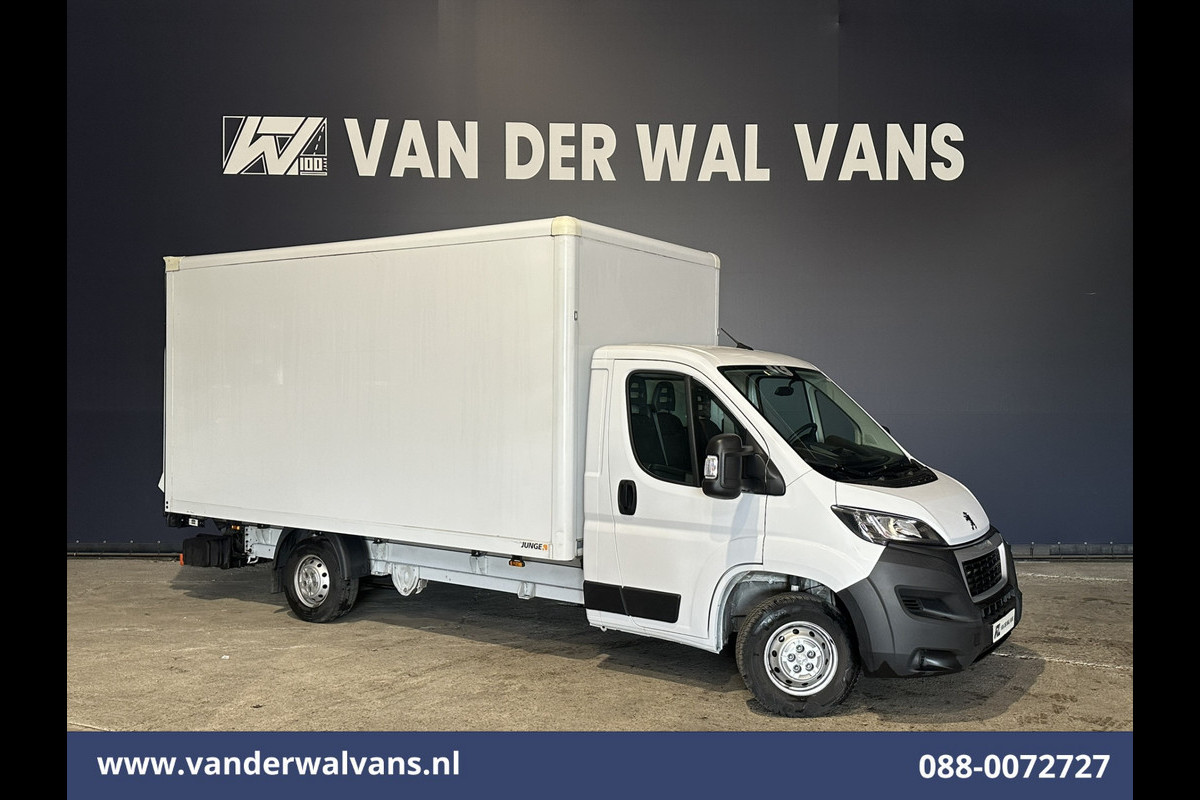 Peugeot Boxer 2.2 BlueHDi 141pk Bakwagen Laadklep Euro6 Airco | Cruisecontrol | 995kg laadvermogen Bijrijdersbank