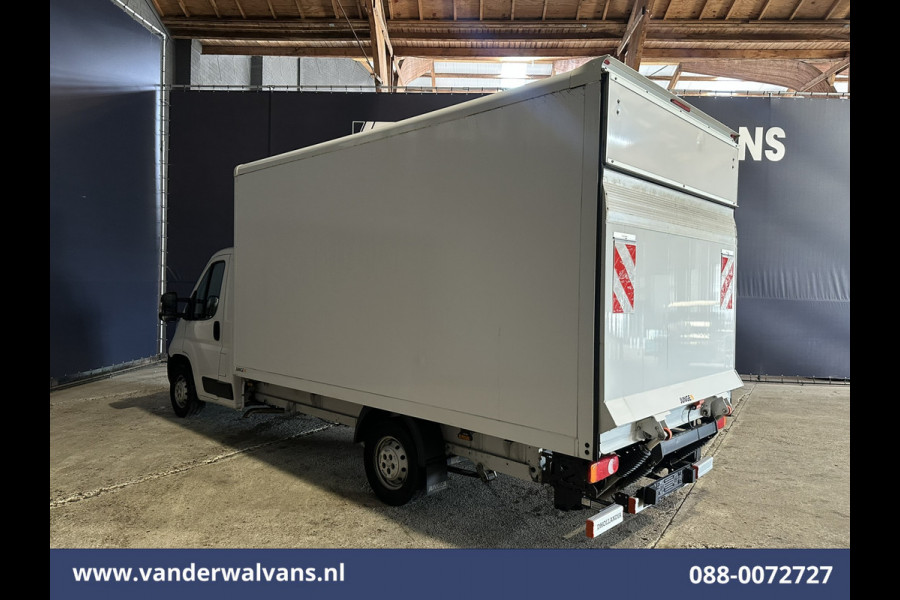 Peugeot Boxer 2.2 BlueHDi 141pk Bakwagen Laadklep Euro6 Airco | Cruisecontrol | 995kg laadvermogen Bijrijdersbank