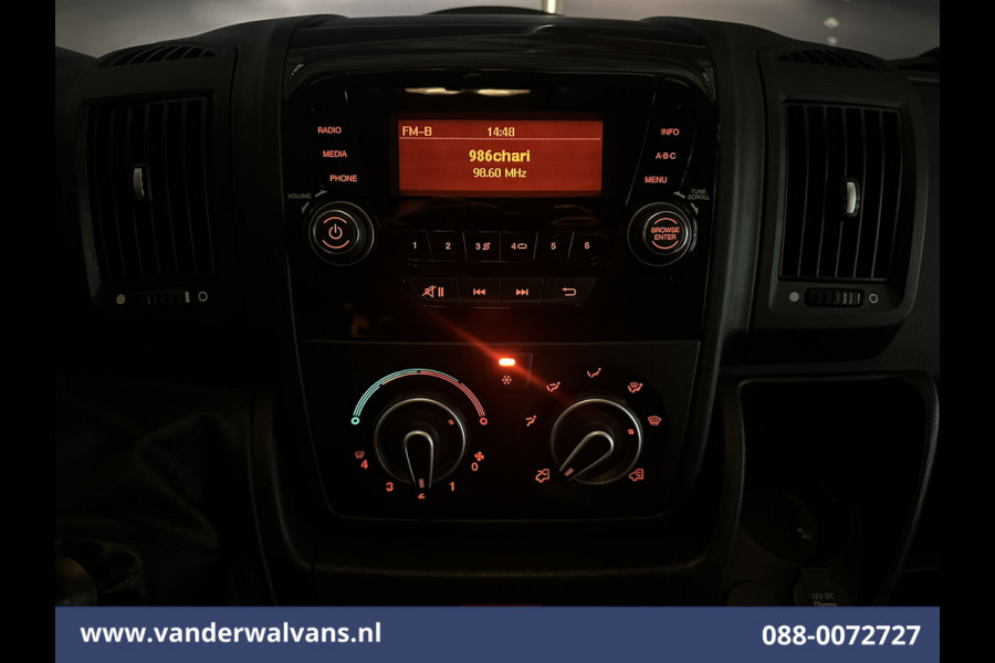Peugeot Boxer 2.2 BlueHDi 141pk Bakwagen Laadklep Euro6 Airco | Cruisecontrol | 995kg laadvermogen Bijrijdersbank